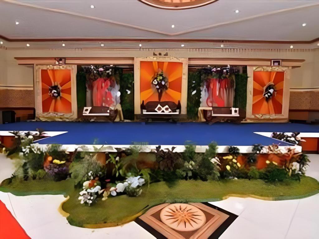 Yusro Hotel Restaurant & Convention Jombang Eksteriør billede