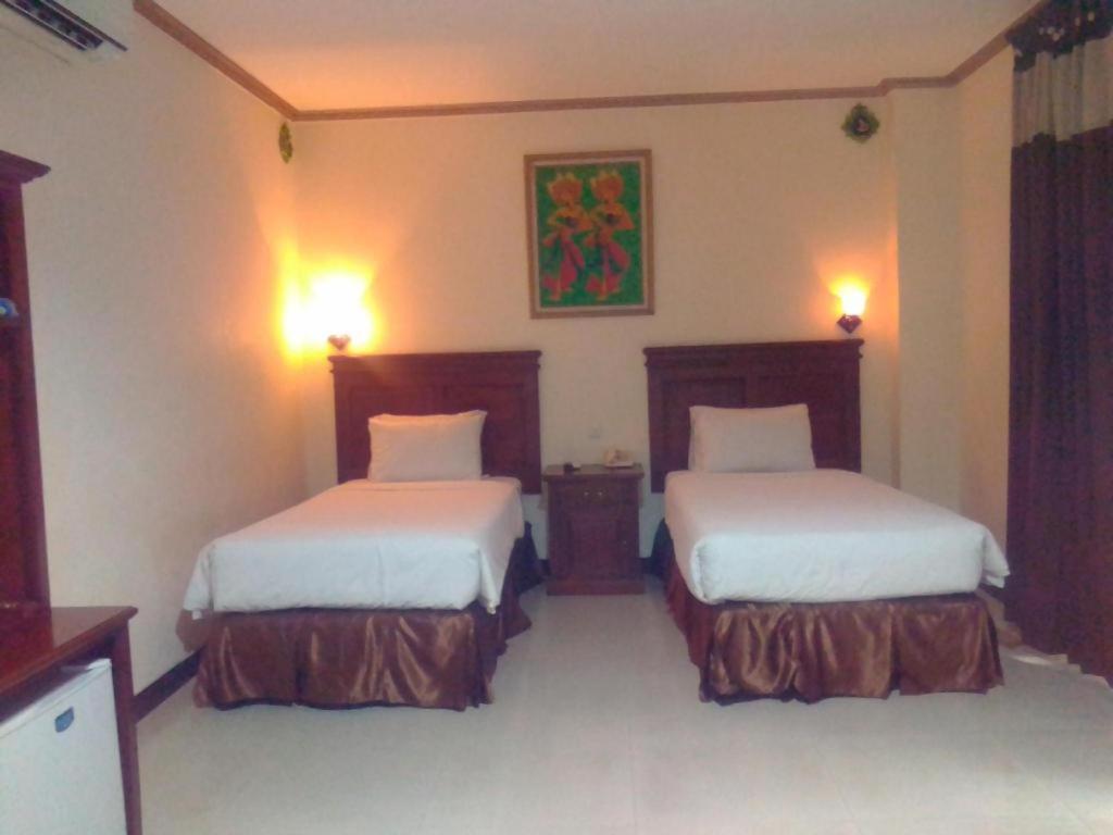 Yusro Hotel Restaurant & Convention Jombang Eksteriør billede