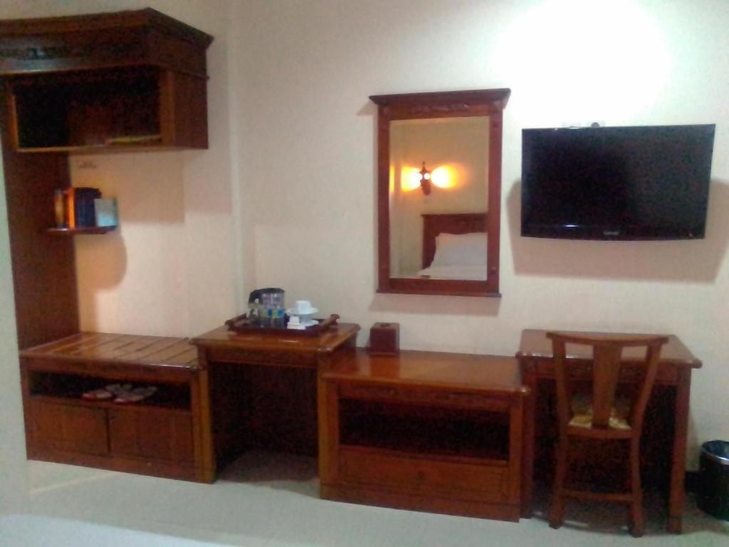 Yusro Hotel Restaurant & Convention Jombang Eksteriør billede