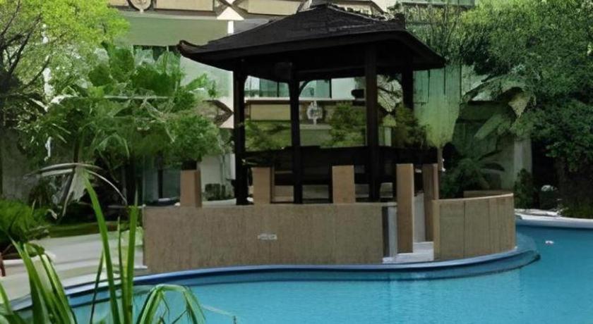 Yusro Hotel Restaurant & Convention Jombang Eksteriør billede
