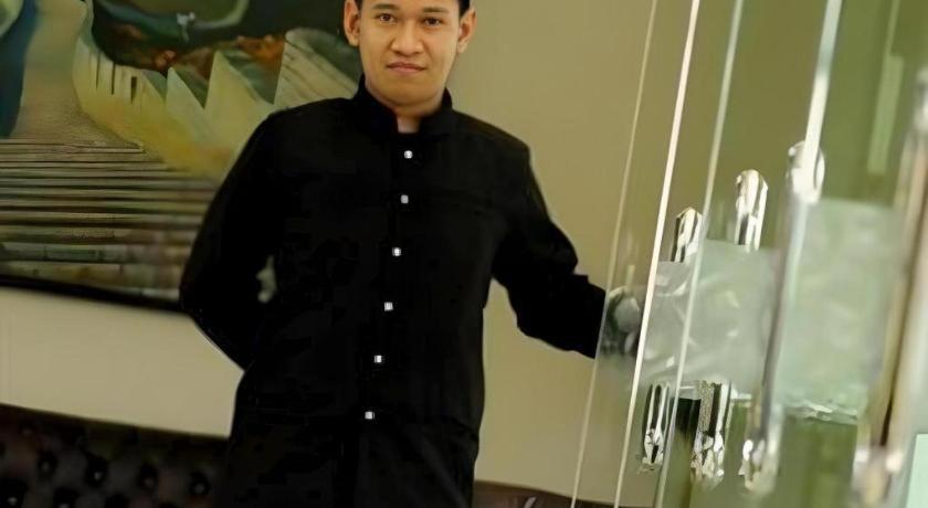 Yusro Hotel Restaurant & Convention Jombang Eksteriør billede
