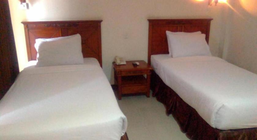 Yusro Hotel Restaurant & Convention Jombang Eksteriør billede