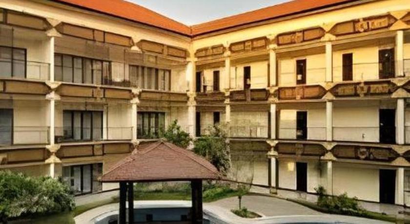 Yusro Hotel Restaurant & Convention Jombang Eksteriør billede