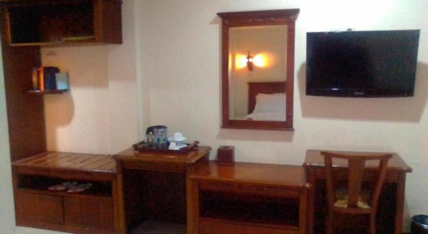 Yusro Hotel Restaurant & Convention Jombang Eksteriør billede